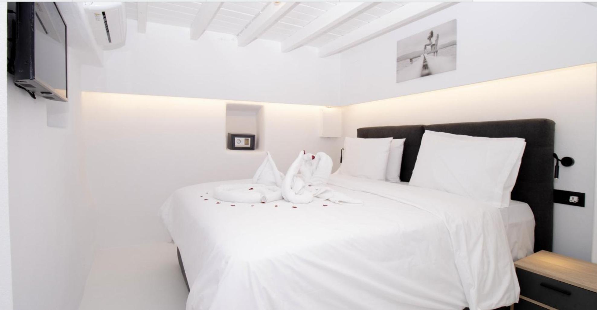 Art Mykonos
